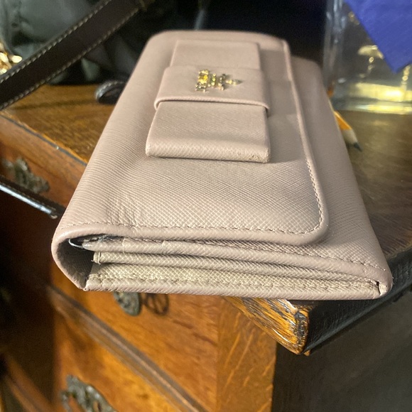 PRADA
Saffiano Lux Leather Wallet - Picture 8 of 8